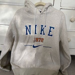 Large Nike hoodie